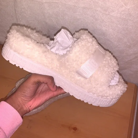 COPY - UGG WOMEN'S FLUFFITA (Worn) - Picture 3 of 3